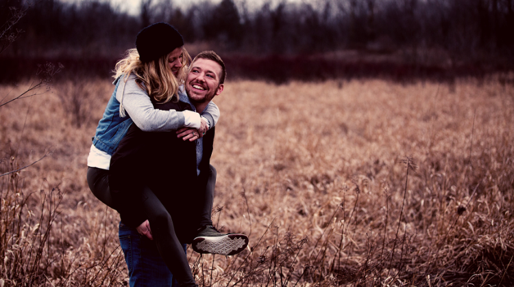 Foto Una relación de tres: mi pareja, su dolor y yo.